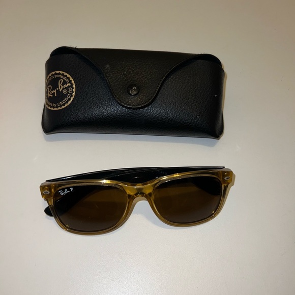 Ray Ban Wayfarer Polarized Sunglasses with case - Picture 2 of 8